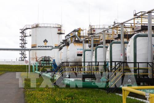 Giá dầu mất đà về cuối tuần do mối lo dư cung